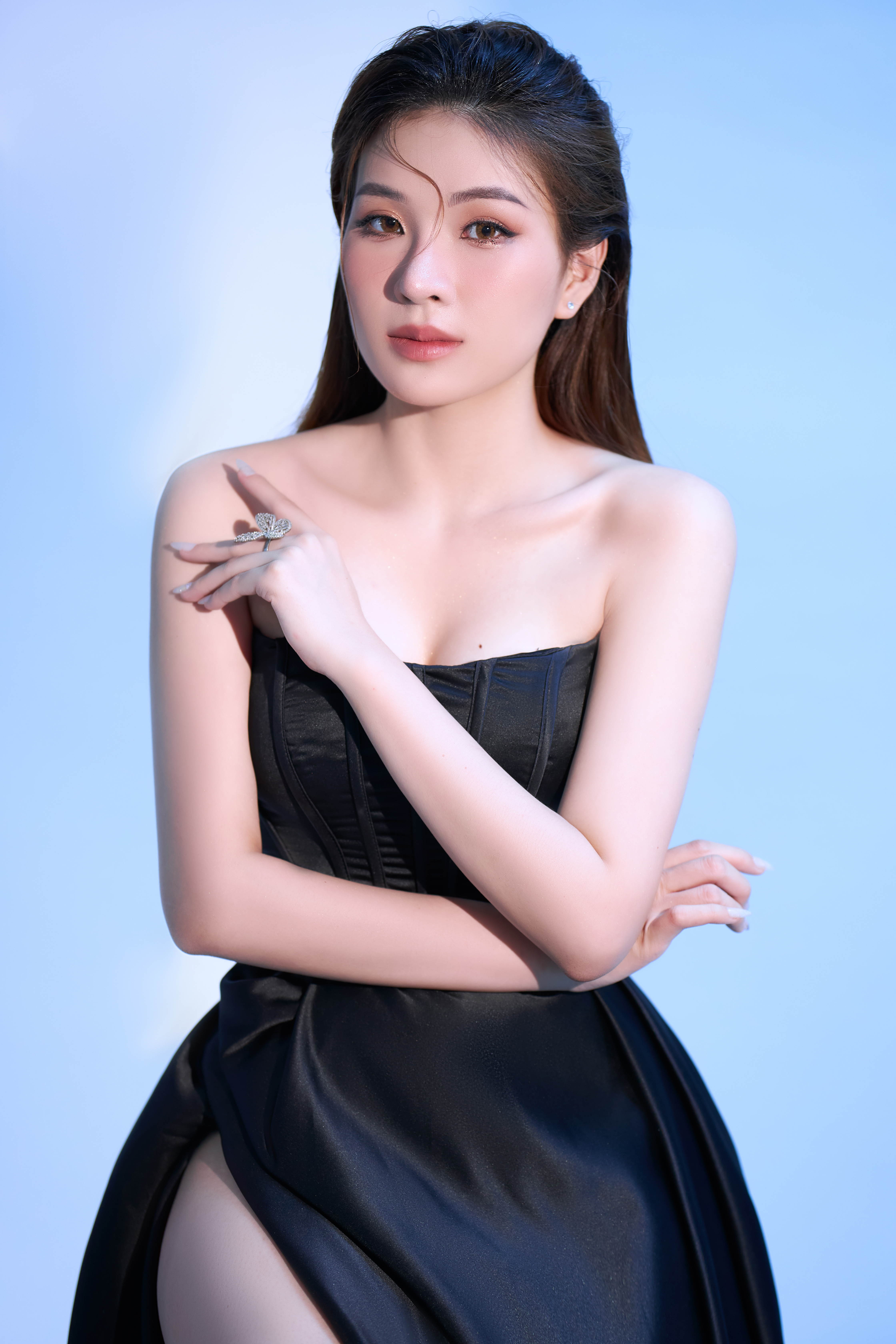 /UserFiles/miss/miss2022/25 - Đinh Nữ Tường Ly - Cen Miền Trung/tuong-ly (2).jpg